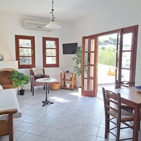 Mary Stella Platanos, Leros Apartament